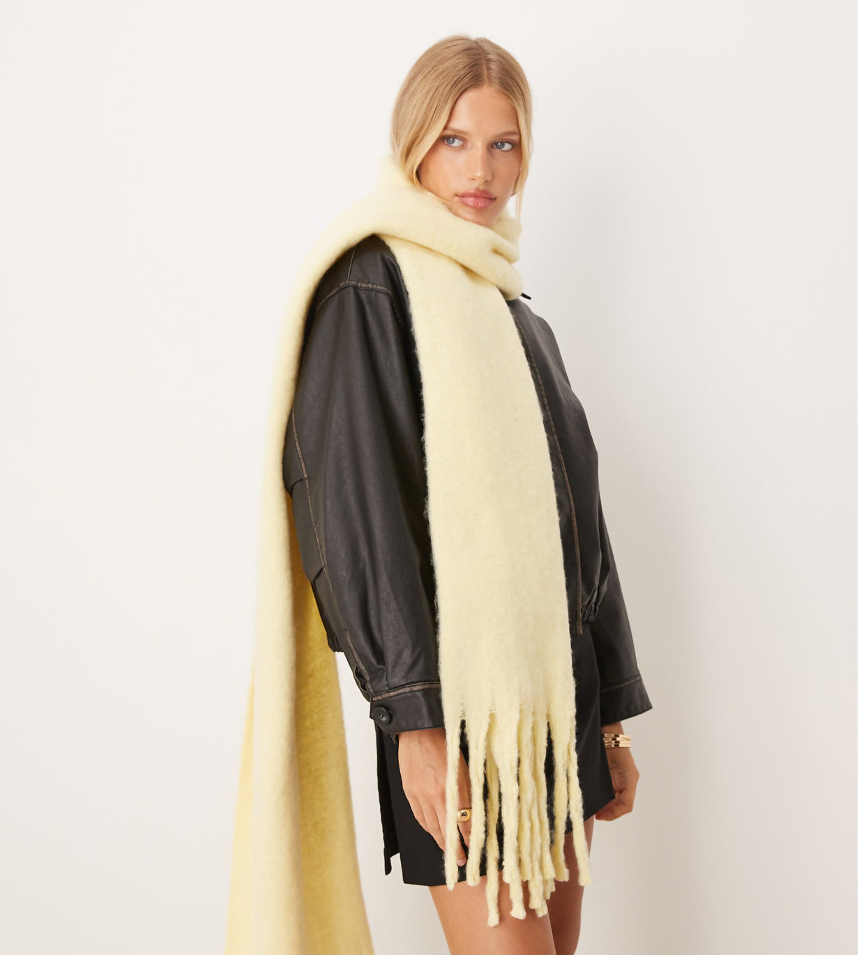 Écharpe a laine-jaune ultra-doux|scrafyshop chaleur & elegance pour l'hiver